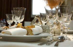 Tavola formale: in quale bicchiere si versa il vino?