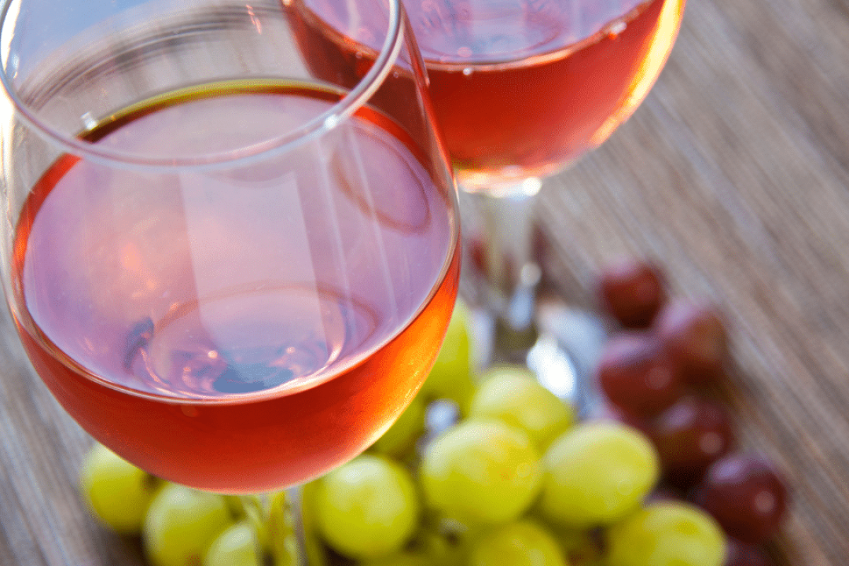 come si produce il vino rosato