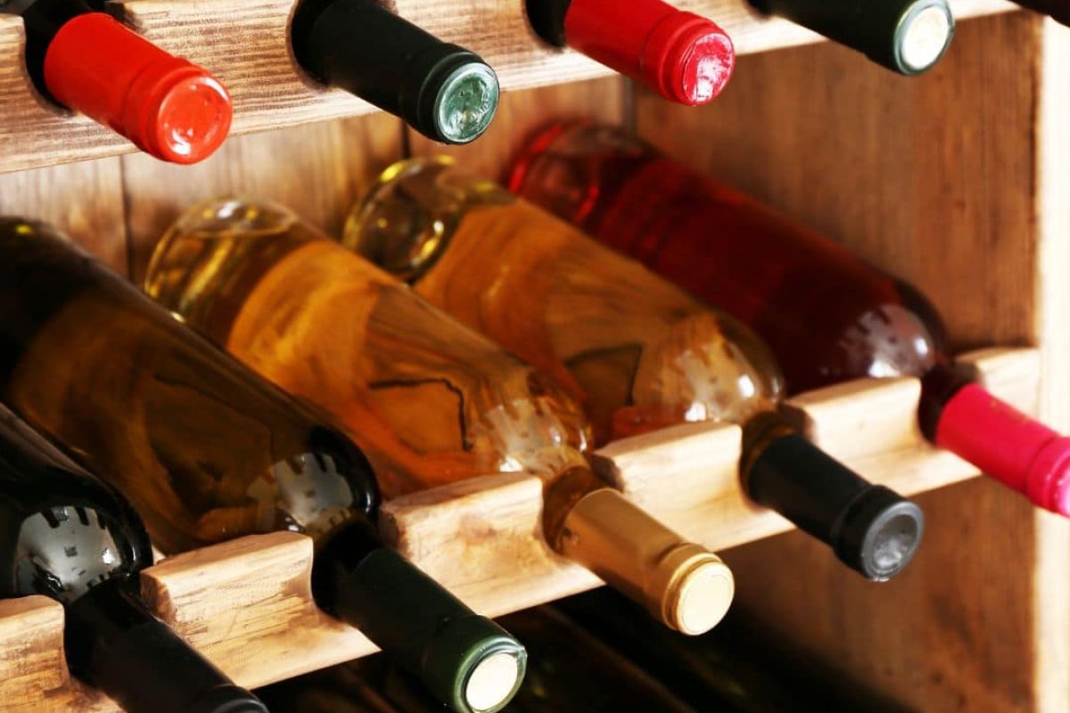 come si conserva il vino a casa